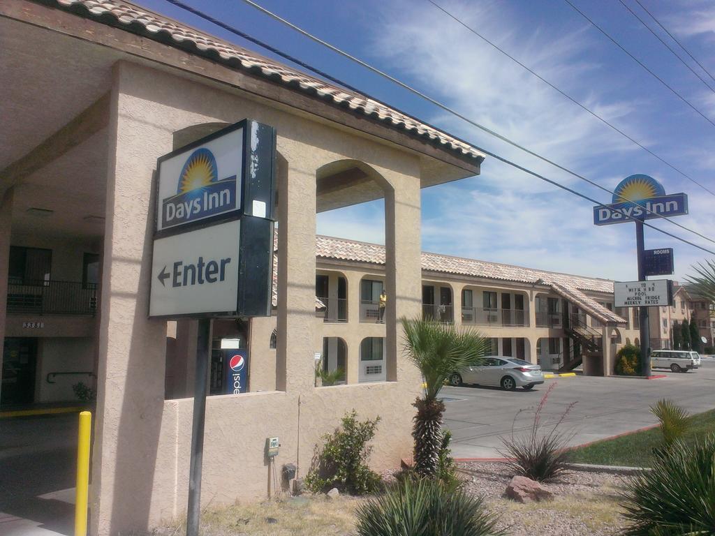 Days Inn By Wyndham Kingman East Eksteriør billede