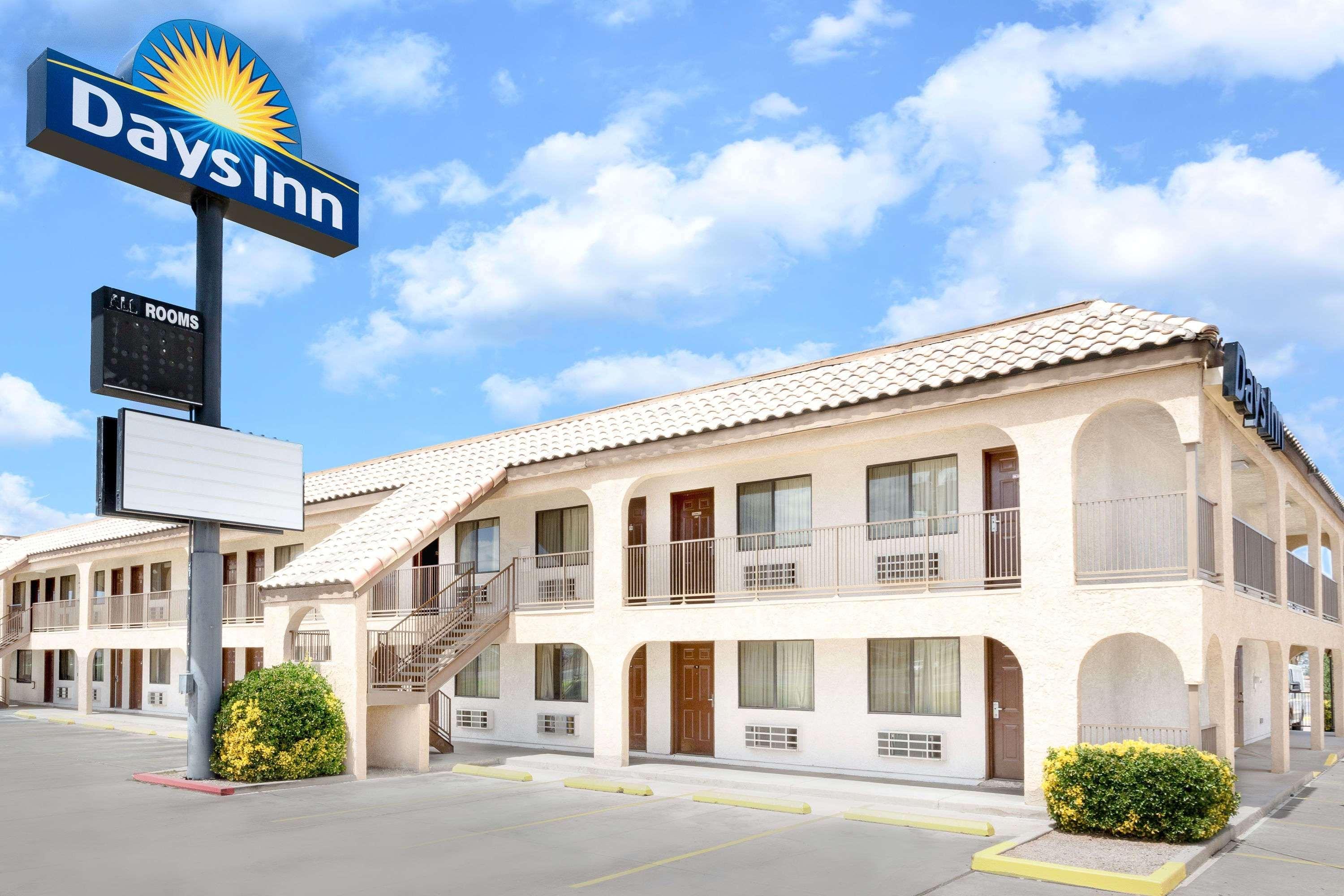 Days Inn By Wyndham Kingman East Eksteriør billede