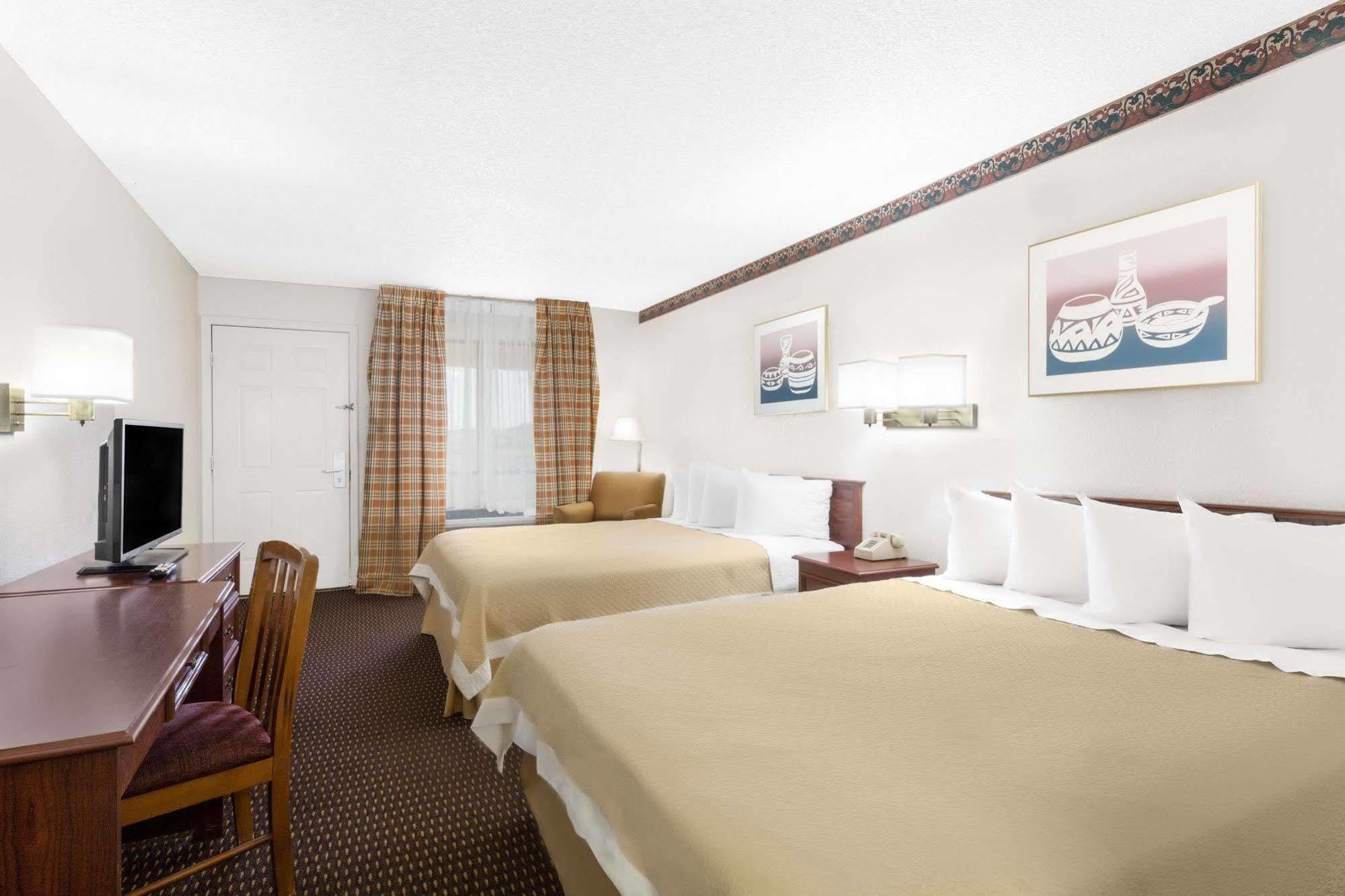 Days Inn By Wyndham Kingman East Eksteriør billede